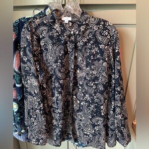 NWOT J.Jill Floral Navy and Off White Blouse, Sz M. Never Worn.